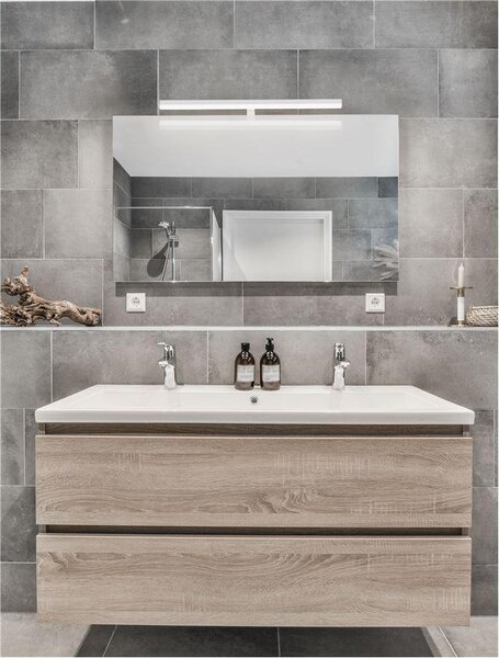 Nova Luce Svítidlo na zrcadla GLIM, LED 18W 3000K IP44 Barva: Černá