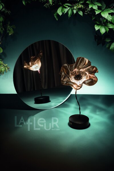 SLAMP LAFT000VLV000BT000EU Lafleur Velvet battery, stolní designová lampička na baterii, 1,3W LED 2700K, výška 26cm