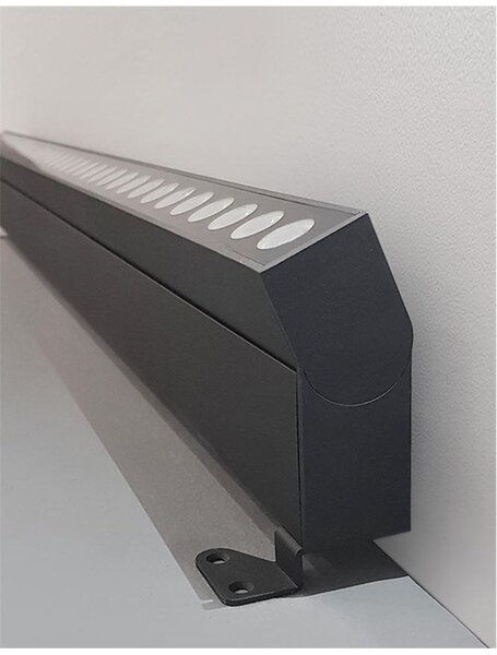 Nova Luce WALL WASHER černý hliník a sklo LED Chip Cree 48W 3000K DC24V nastavitelné 30st. IP67 Max Power 300W