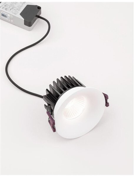 Nova Luce Zapuštěné svítidlo BLADE bílá hliník LED 12W 3000K 38st. IP65 Barva: Černá