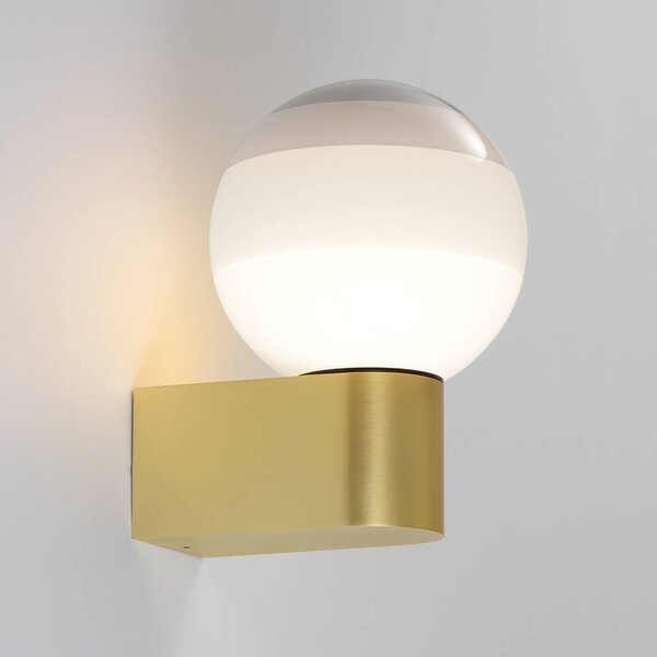MARSET LED nástěnné světlo Dipping Light A1, bílá/zlatá, stmívatelný, Mosaz / zlato, Obývací pokoj / jídelna, kov, Design, Koule