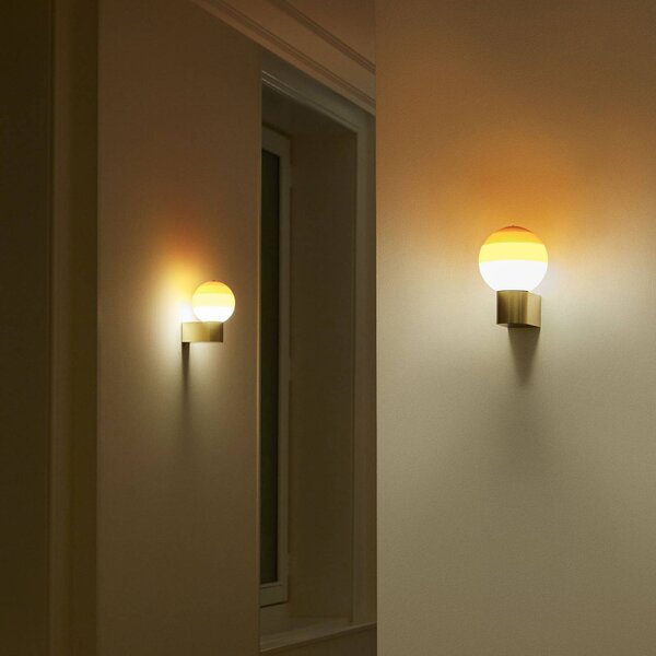 MARSET LED nástěnné světlo Dipping Light A1, oranžová/zlatá, stmívatelný, Mosaz / zlato, Obývací pokoj / jídelna, kov, Design, Koule