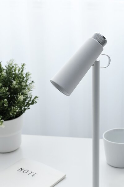 LED stolni lampička Immax TIT s Qi nabíjením, bílá se stříbrnými prvky