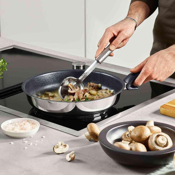 PÁNEV NA SMAŽENÍ 28 cm Fissler