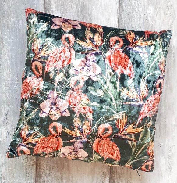 Zelený sametový polštář s plameňáky - 35*35cm - Colmore by Diga