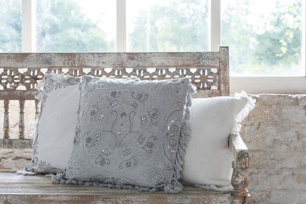 Sametový šedý polštář Moroccan s třásněmi - 45*45 cm - J-Line by Jolipa