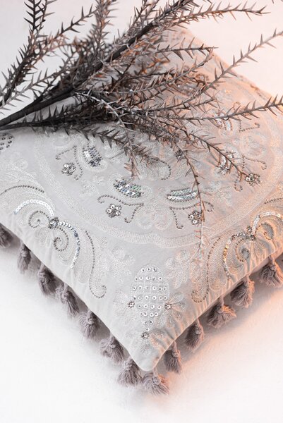 Sametový šedý polštář Moroccan s třásněmi - 45*45 cm - J-Line by Jolipa