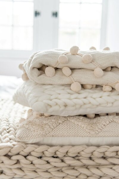 Pletený krémový polštář Tricot white - 40*40 cm - J-Line by Jolipa
