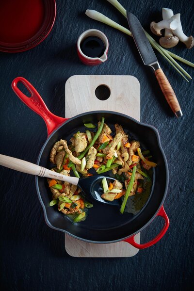 Le Creuset 20187260600422 Hluboká pánev Signature 26 cm višňová