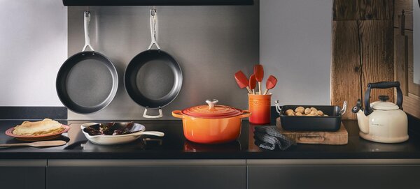 Le Creuset 20187260600422 Hluboká pánev Signature 26 cm višňová