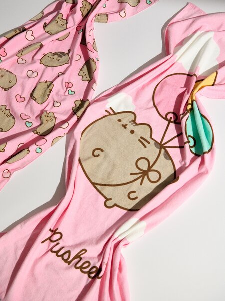 Sinsay - Bavlněná osuška Pusheen the Cat - růžová