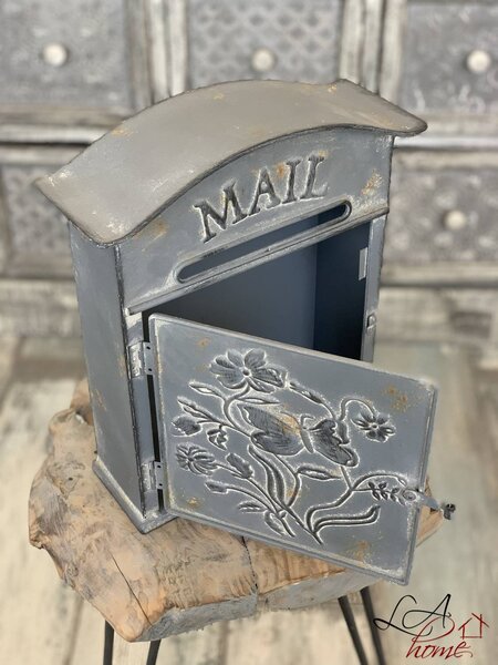 Šedá retro poštovní schránka Mail - 26*10*31 cm - Clayre & Eef