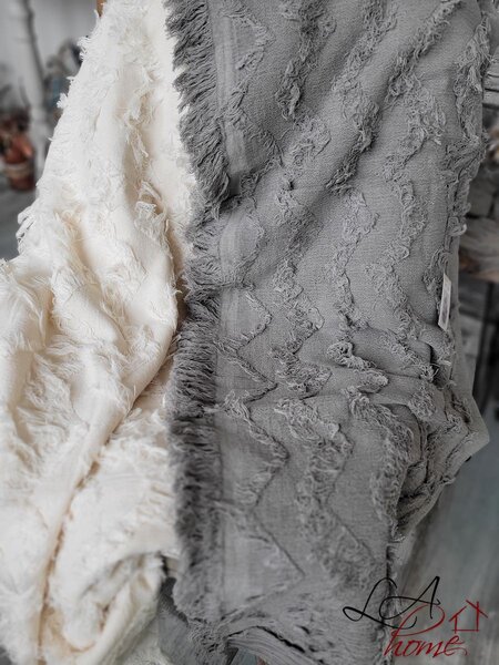 Slabounký béžový bavlněný pléd s třásňovitým vzorem Datty - 135*152 cm - Chic Antique