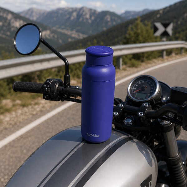 Nerezová termoláhev s poutkem Echo, 690ml, Quokka, modrá
