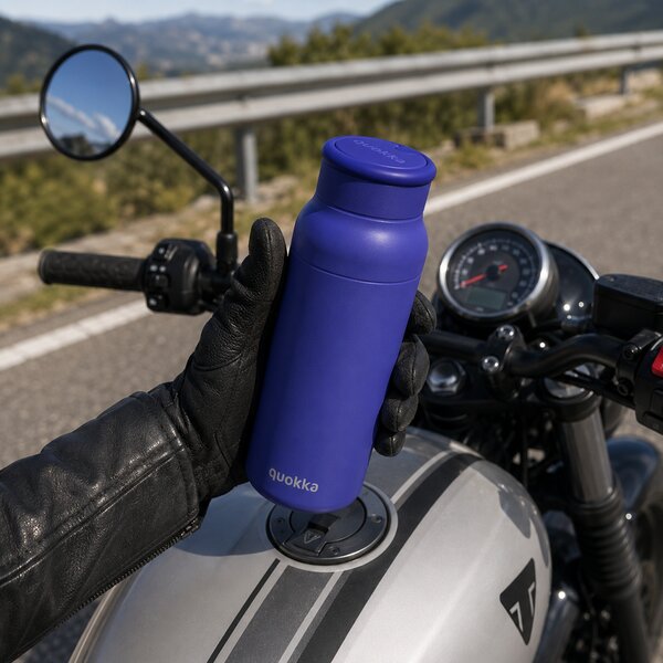 Nerezová termoláhev s poutkem Echo, 690ml, Quokka, modrá
