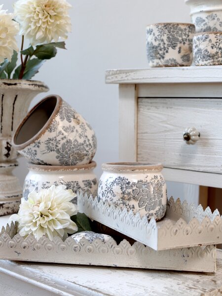 Set 3ks krémový antik kovový podnos s patinou Flowre - 40*18*5cm - Chic Antique
