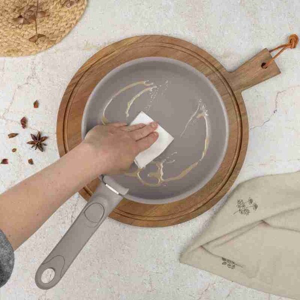 Sada nádobí s titanovým povrchem 13 kusů Taupe Nordic Collection