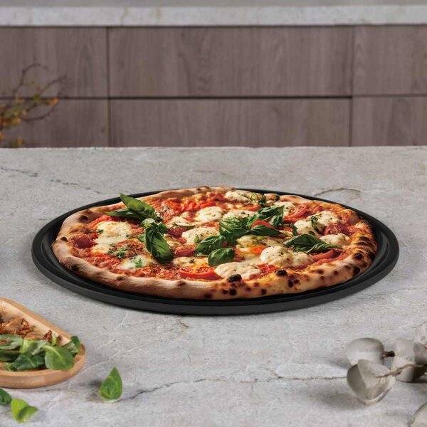 Pánev na pizzu s titanovým povrchem 32cm Anthracite Collection