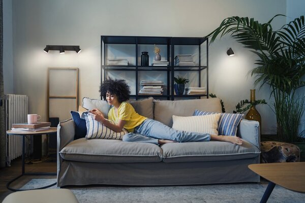 LED stropní svítidlo černé SPOT PEAR 8.6 W, teplá bílá