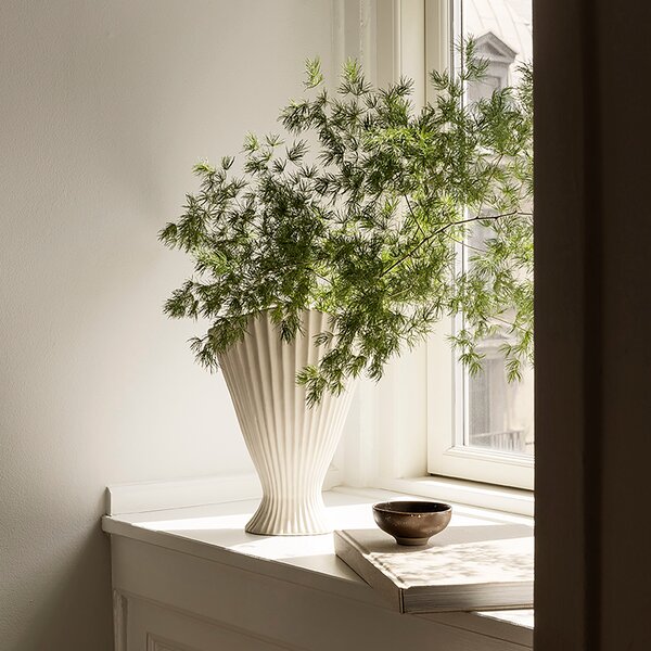 FERM LIVING Váza Fountain Small, Off-white