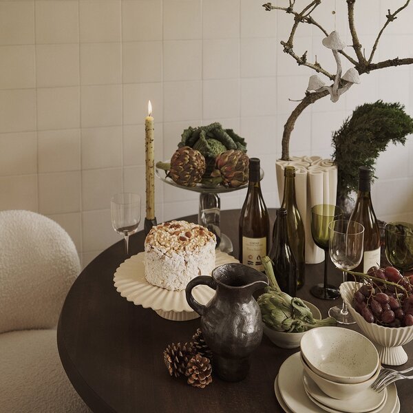FERM LIVING Podnos Fountain Cake Stand, Off-white