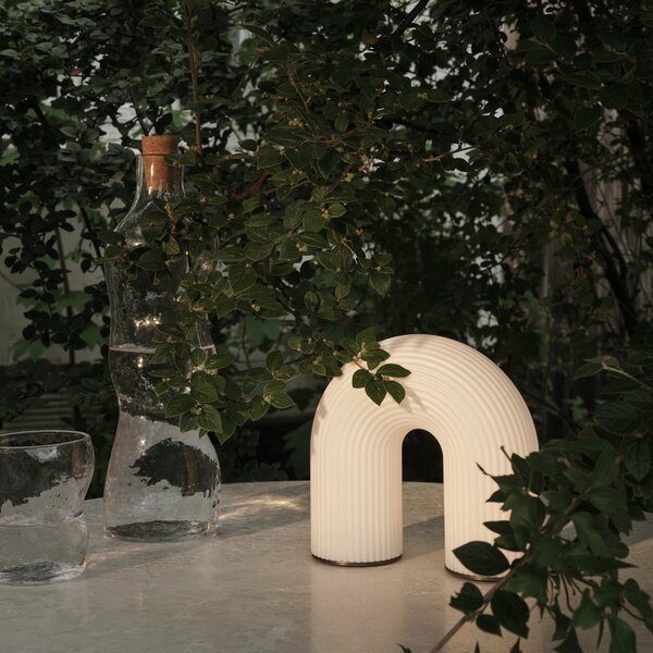 FERM LIVING Přenosná lampa Vuelta, White