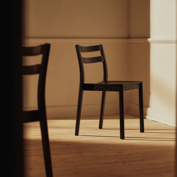 FERM LIVING Jídelní židle Boda, Dark Stained Beech