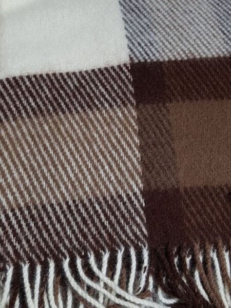 Deka z ovčí vlny béžovo hnědá s třásněmi 130 x 210 cm VÝPRODEJ