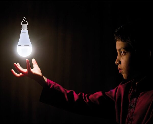 Matná LED žárovka E27 8W CLASSIC A, teplá bílá