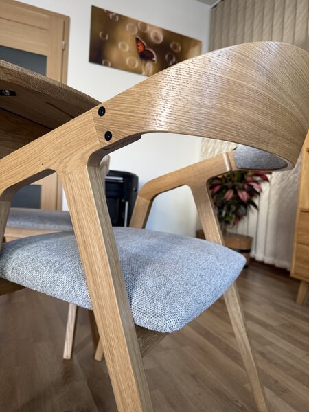 Massivo.cz Jídelní sestava Mona 100-138 cm s židlemi Frame Soft (Diosa 84)