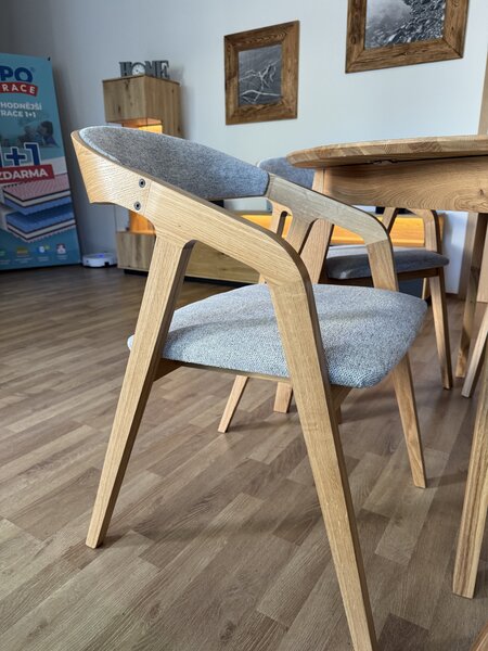 Massivo.cz Jídelní sestava Mona 100-138 cm s židlemi Frame Soft (Diosa 84)