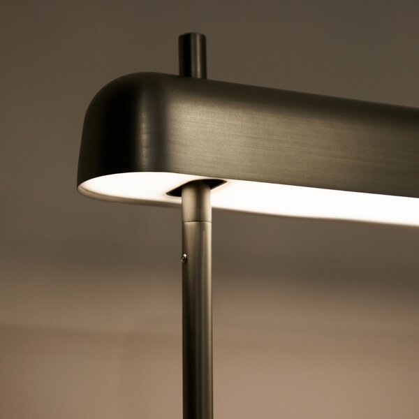 Kave Home Stříbrná stolní LED lampa Nelaia 40 cm