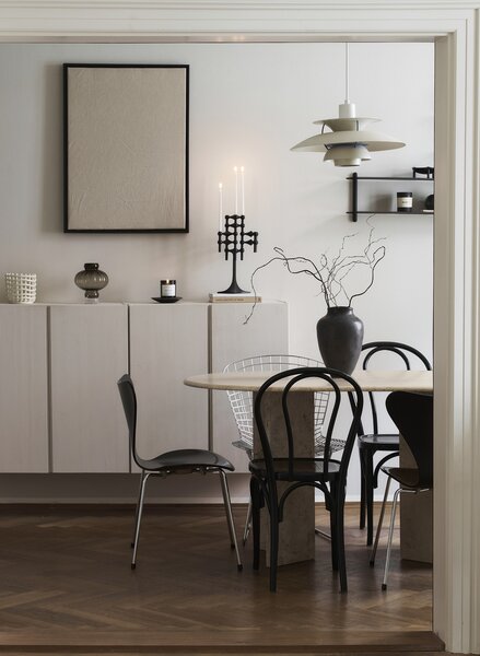 Svícen STOFF Nagel Black SN105