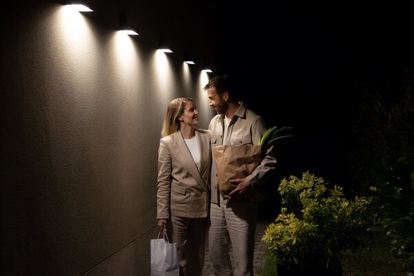 Solární svítidlo Endura Style Bricklume se senzorem, Bílá