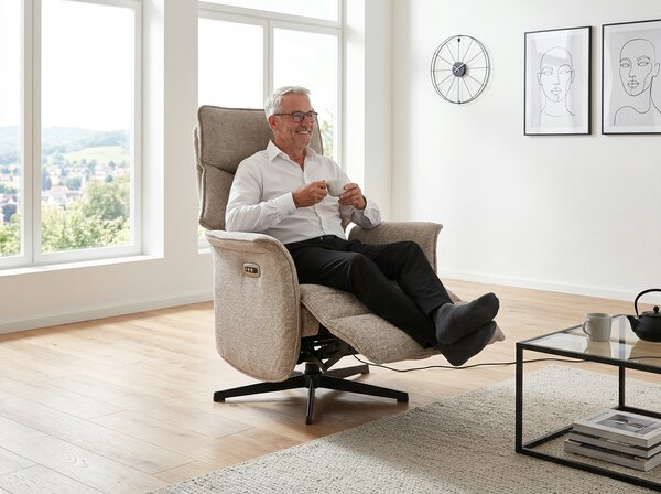 LYKKE relaxační otočné křeslo s elektrickým ovládáním a USB-C portem, potah látka béžová