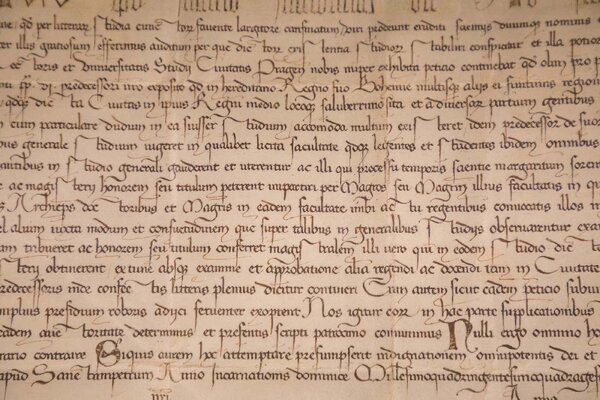 DIMEX | Vliesová fototapeta Starodávný text MS-5-2117 | 375 x 250 cm| černá, hnědá