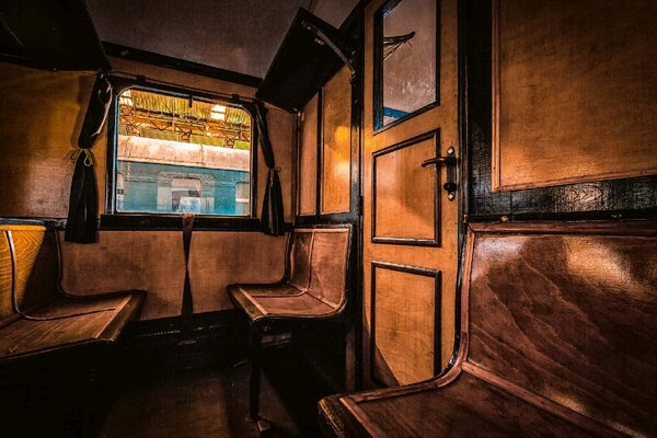DIMEX | Vliesová fototapeta Interiér starého vlaku MS-5-2207 | 375 x 250 cm| modrá, červená, hnědá