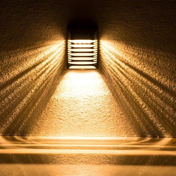 Exteriérové ​​solární nástěnné LED svítidlo Strip, 1x LED 0,12w, černá