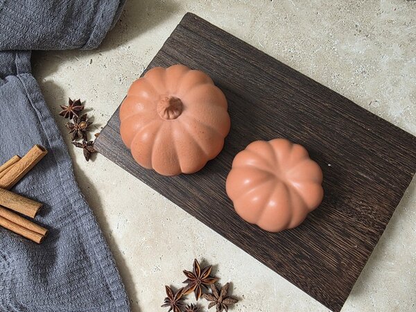 VOJA HOME Dekorativní oranžová dýně velká 400g, průměr 8 cm, výška 5,5 cm, barva marigold