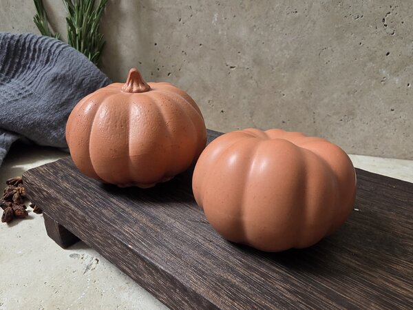 VOJA HOME Dekorativní oranžová dýně velká 400g, průměr 8 cm, výška 5,5 cm, barva marigold