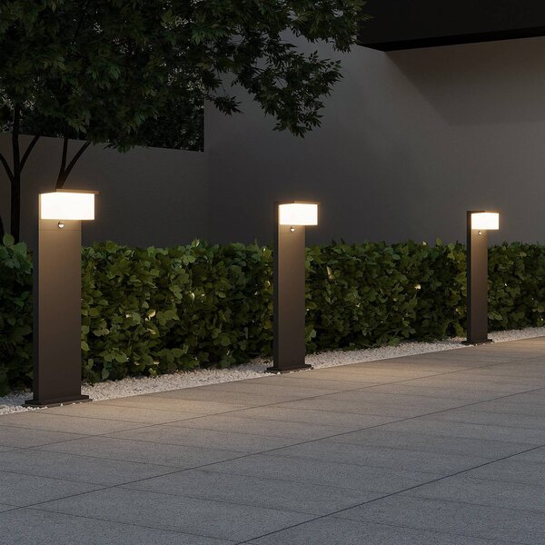 Trio Lighting Světlo Nestos LED na cestu se senzorem pohybu, IP54, Černá, Hliník, Moderní