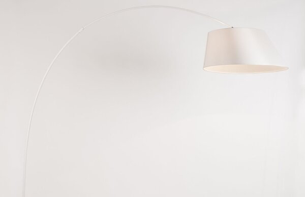 Bílá stojací lampa ZUIVER ARC