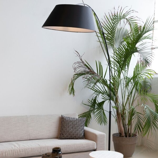 Černá látková stojací lampa ZUIVER ARC 222,5 cm