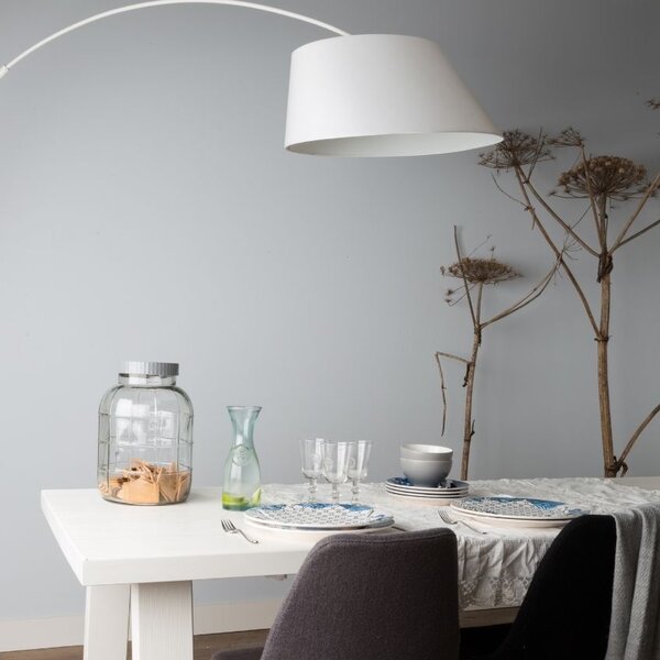 Bílá stojací lampa ZUIVER ARC