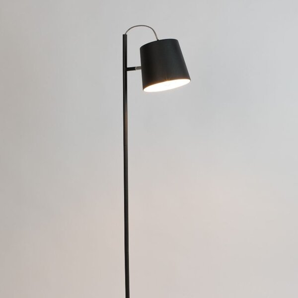 -25 % Dny MOMENTI– Černá stojací lampa ZUIVER BUCKLE 150 cm