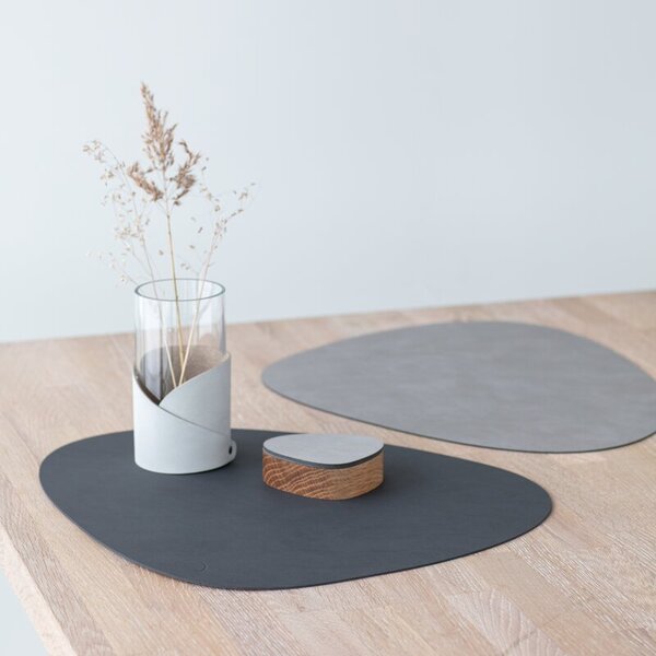 LIND DNA Oboustranné prostírání Curve Dinner - Anthracite/Dark Grey LND140