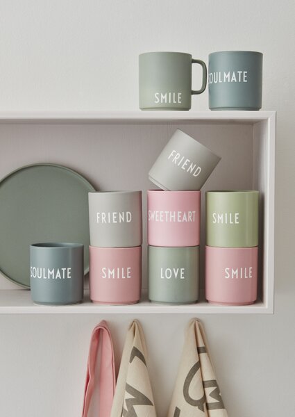 Design Letters Porcelánový hrnek FRIEND DL165