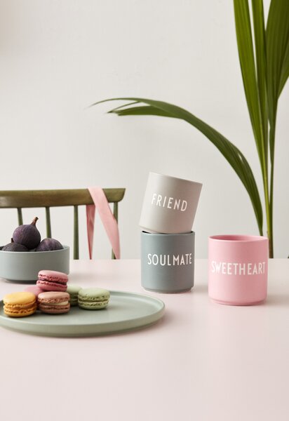 Design Letters Porcelánový hrnek FRIEND DL165