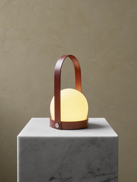 Audo Copenhagen Stolní lampa Carrie - Burned Red MN196
