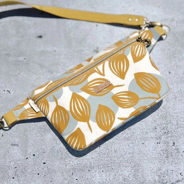 SWAFING Dekorační látka Dots & Leaves by Emjo Design listy a puntíky